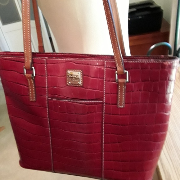 Knock out gorgeous red Dooney and Bourke bag! - Picture 6 of 6
